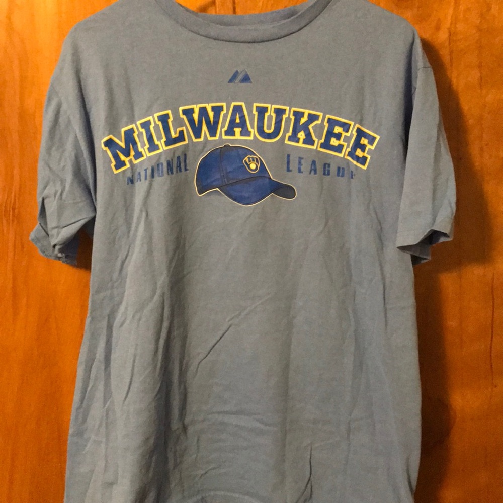 Men’s majestic Milwaukee Brewers Legacy T shirt